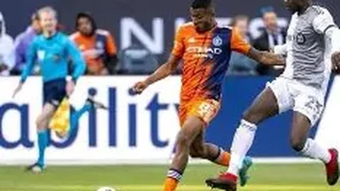 泰勒在执法战局中屡次亮牌，蓝军领牌王冠非他莫属，场均2.36张牌冠绝各队！